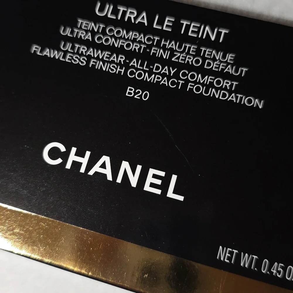 NEW~ CHANEL ULTRA LE TEINT Ultrawear All-Day Comfort Flawless Finish Compact B20